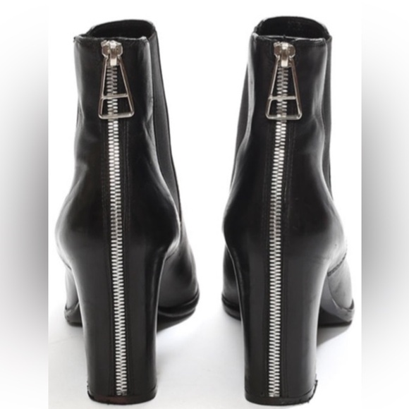 Balenciaga leather ankle boots - Picture 1 of 7